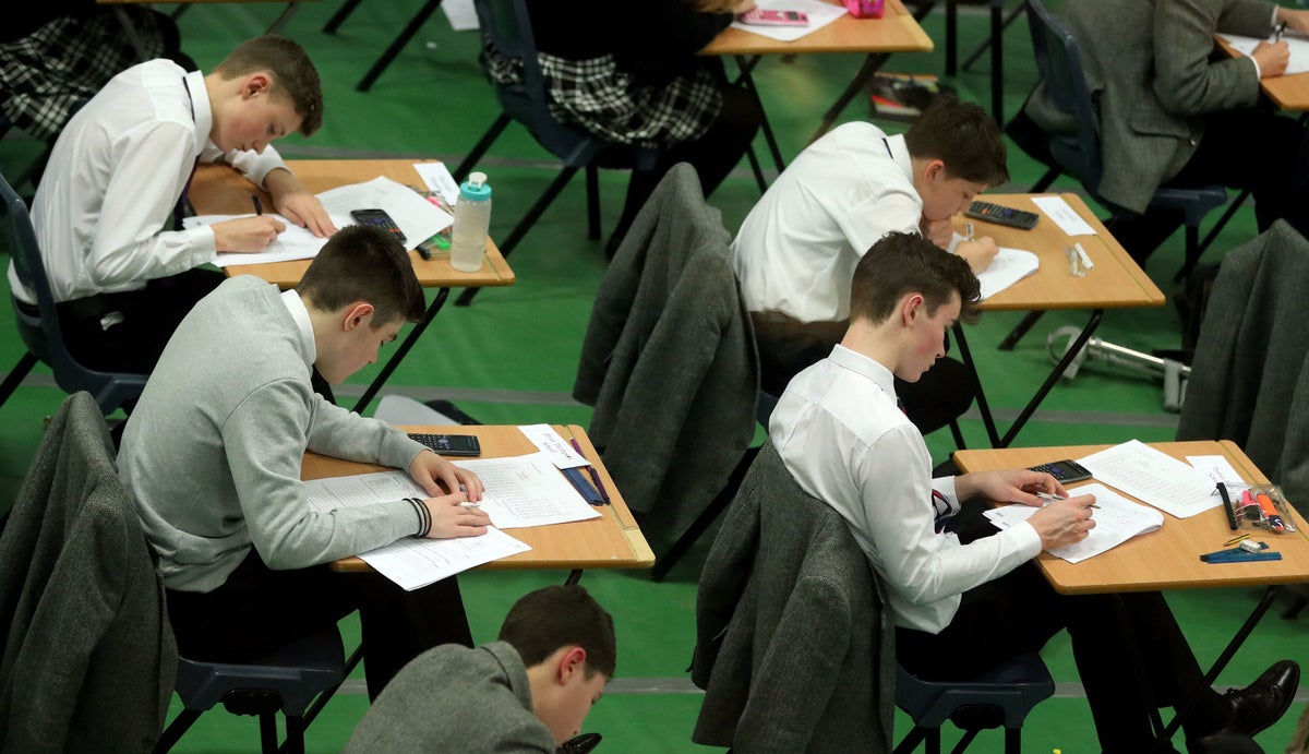 GCSE results – live: Pupils across country to learn grades in ‘turbulent circumstances’