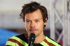 Harry Styles reacts to viral rumour that he’s bald and wears a wig