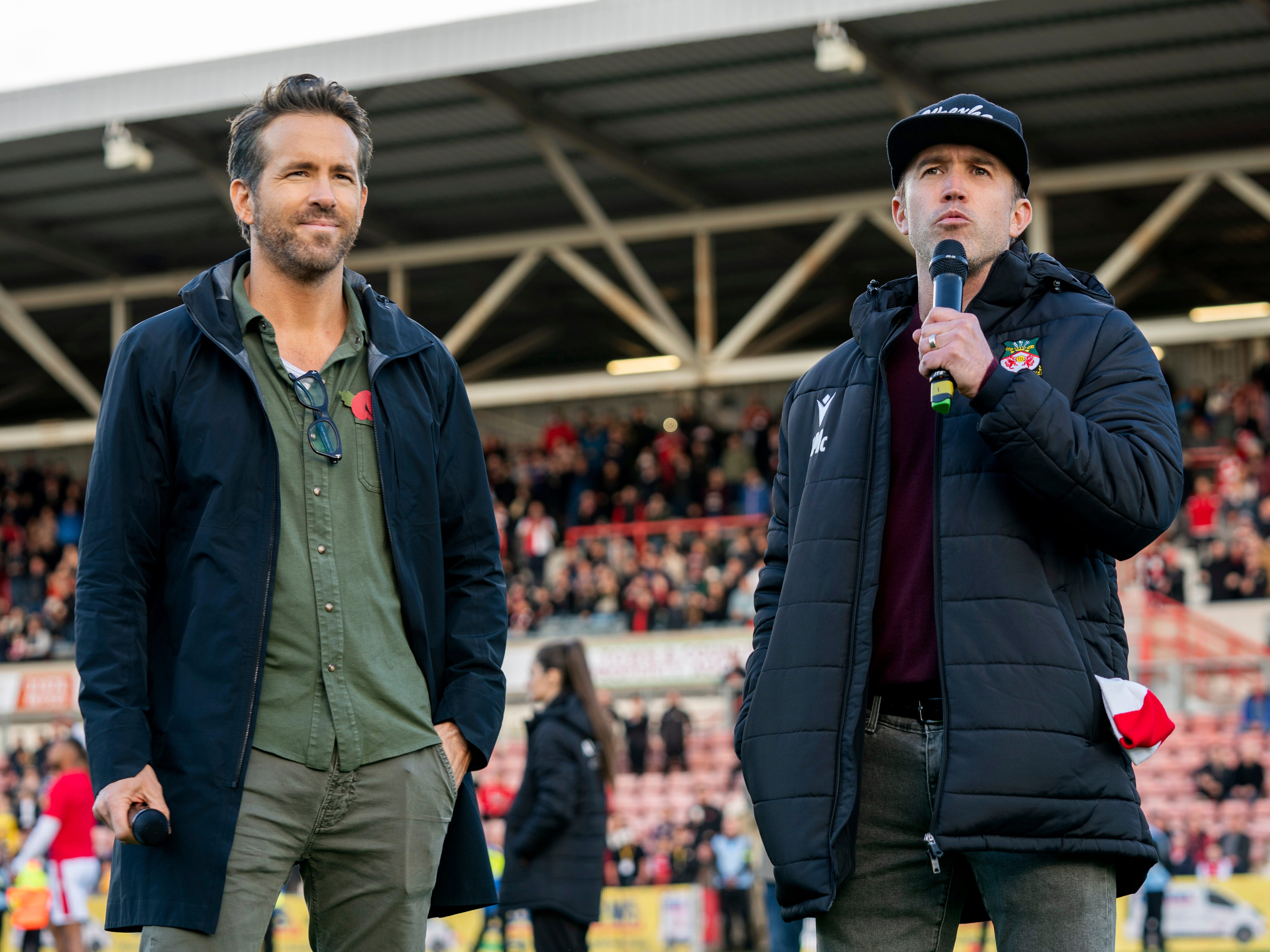 Ryan Reynolds (left) and Rob McElhenney in ‘Welcome to Wrexham’