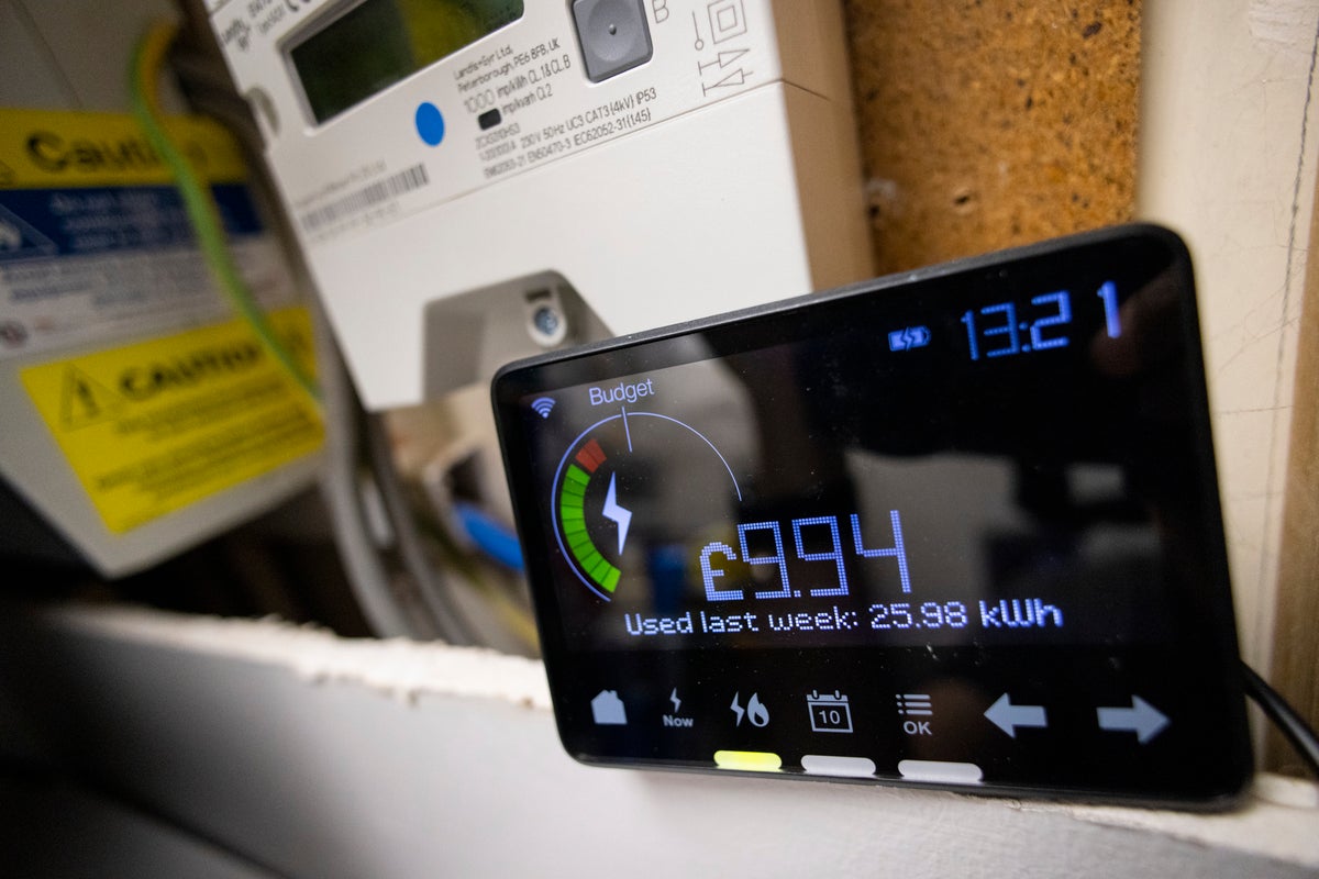 Energy cap – live: Power bill cap fixed at £3,549 per year in a sharp spike