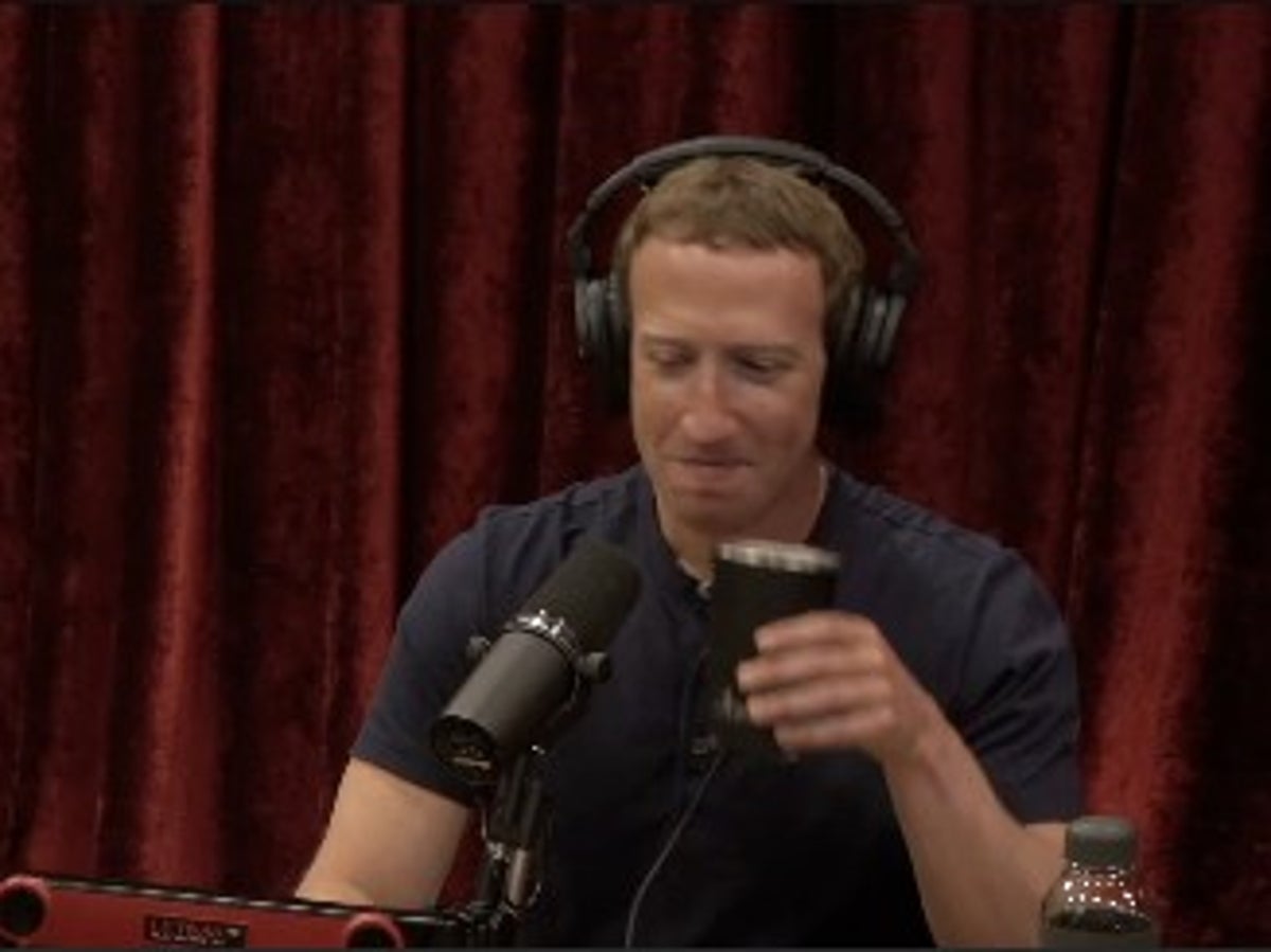 Mark Zuckerberg reacts to memes calling him a robot on The Joe Rogan Experience podcast