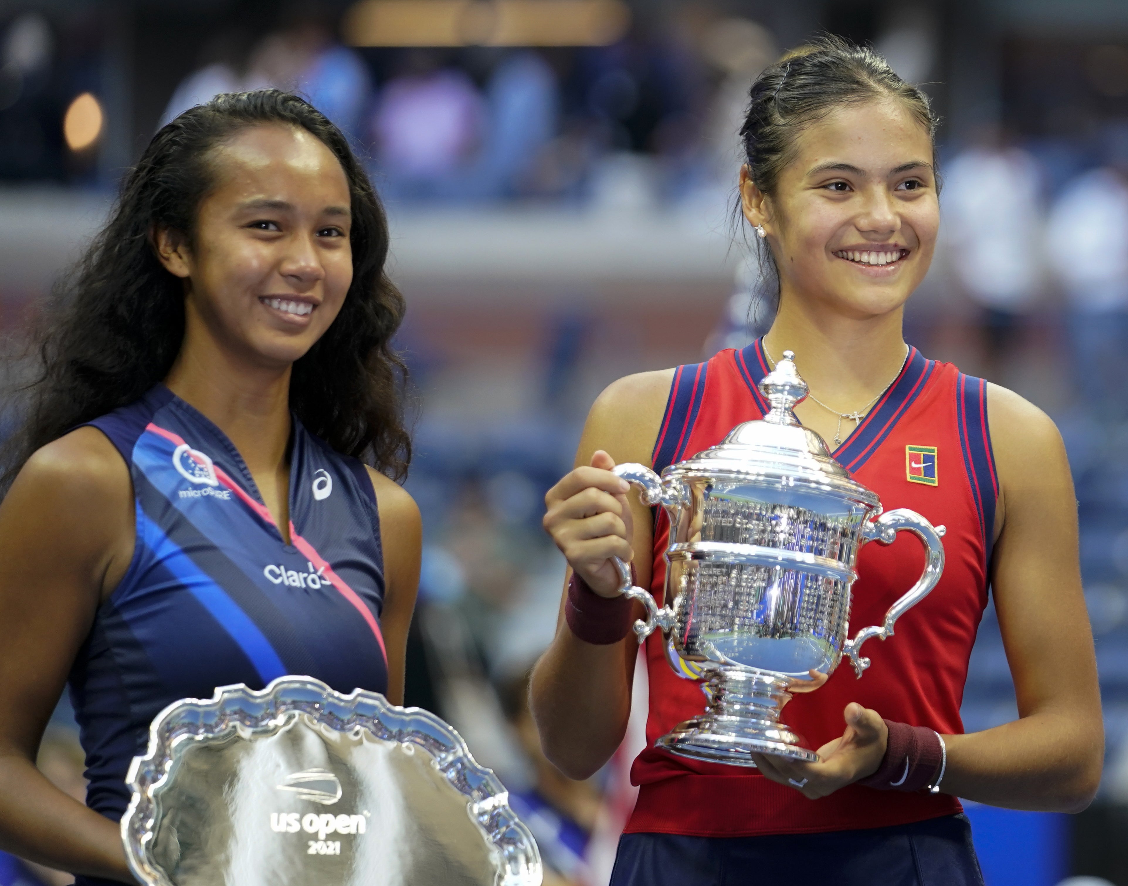 Emma Raducanu (right) defeated fellow teenager Leylah Fernandez in the final (ZUMA)