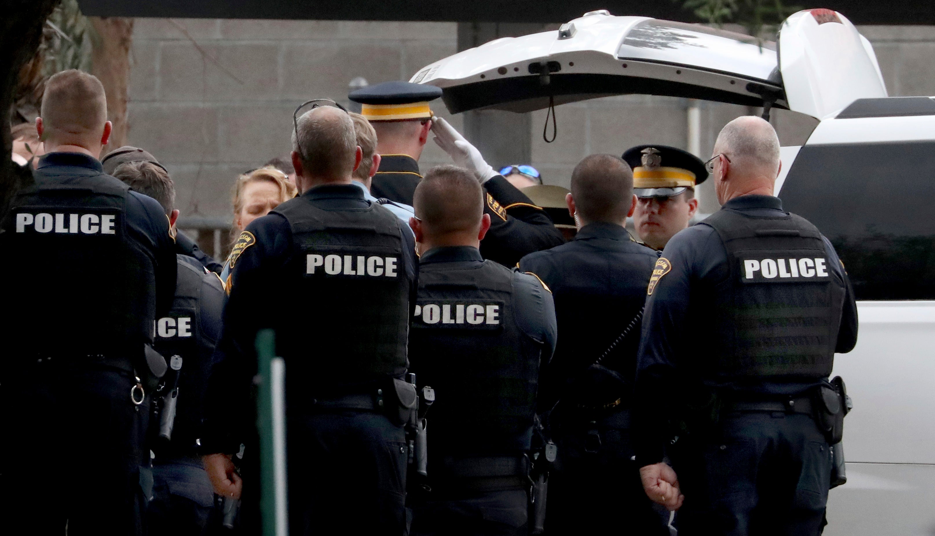 Arizona Officer-Shot