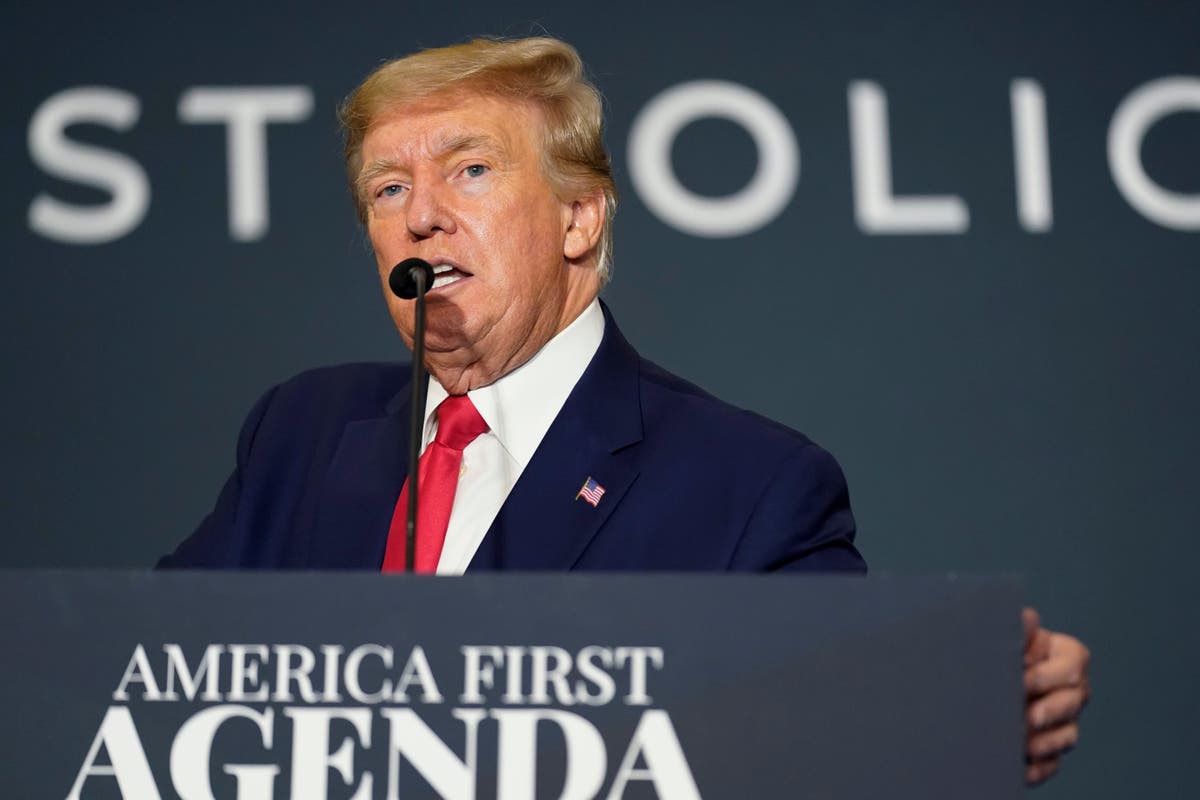 Judge plans to appoint special master in Trump records case