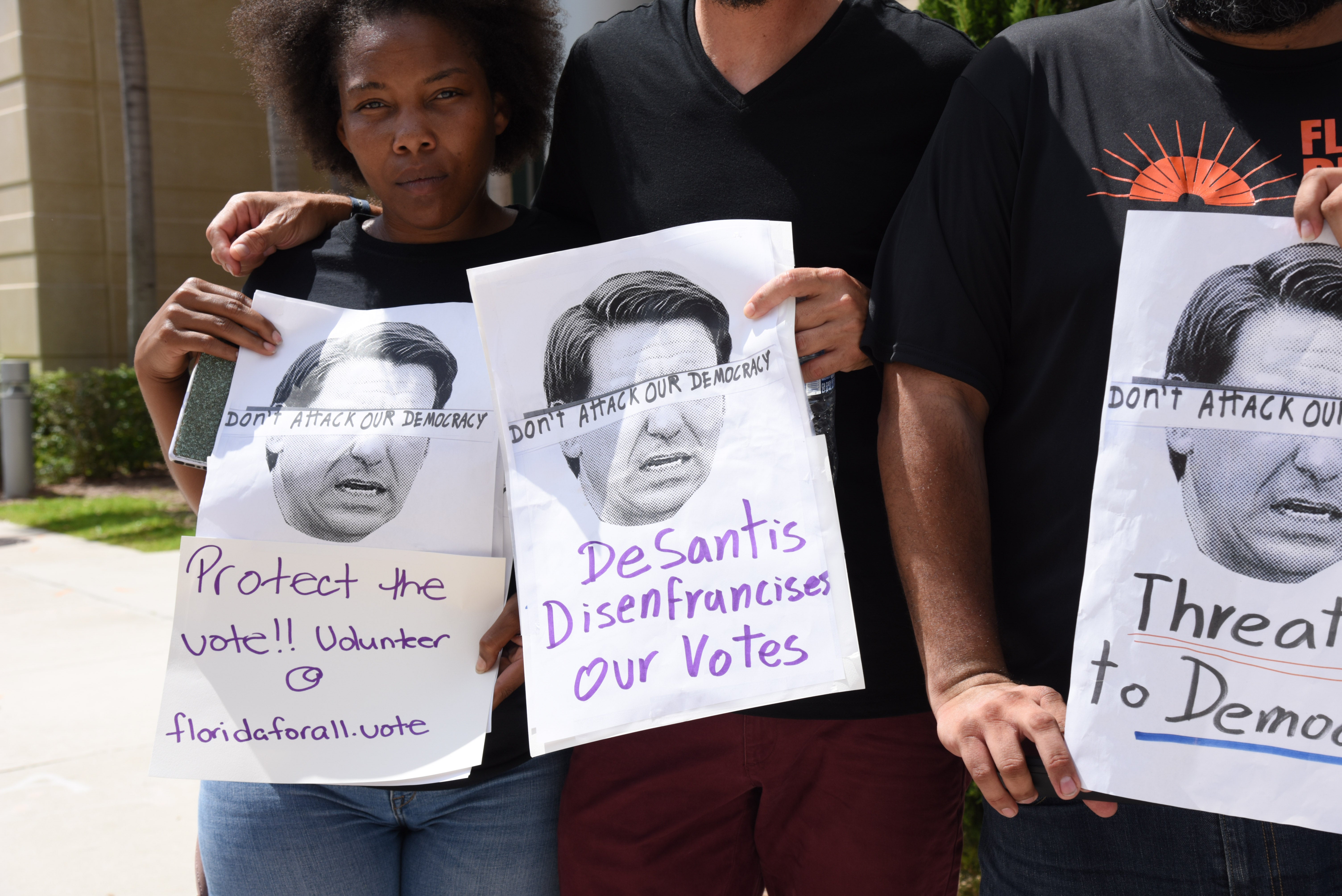Protestors outside Florida’s Broward County Courthouse on 18 August
