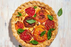 How to make roasted tomato pie with a cheesy crust