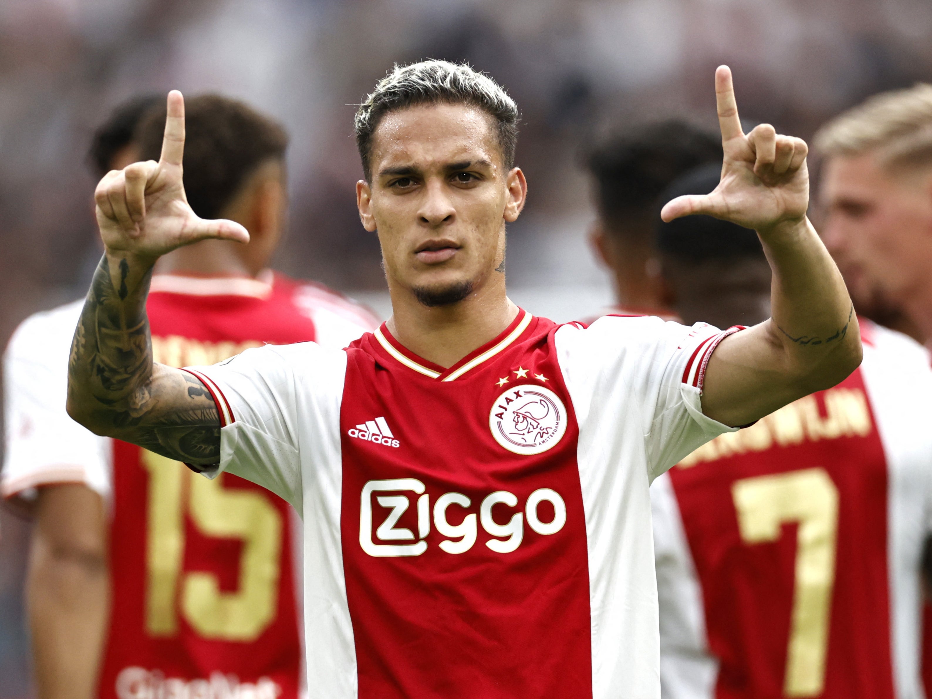 Ajax winger Antony is set to join Manchester United in a €100m deal
