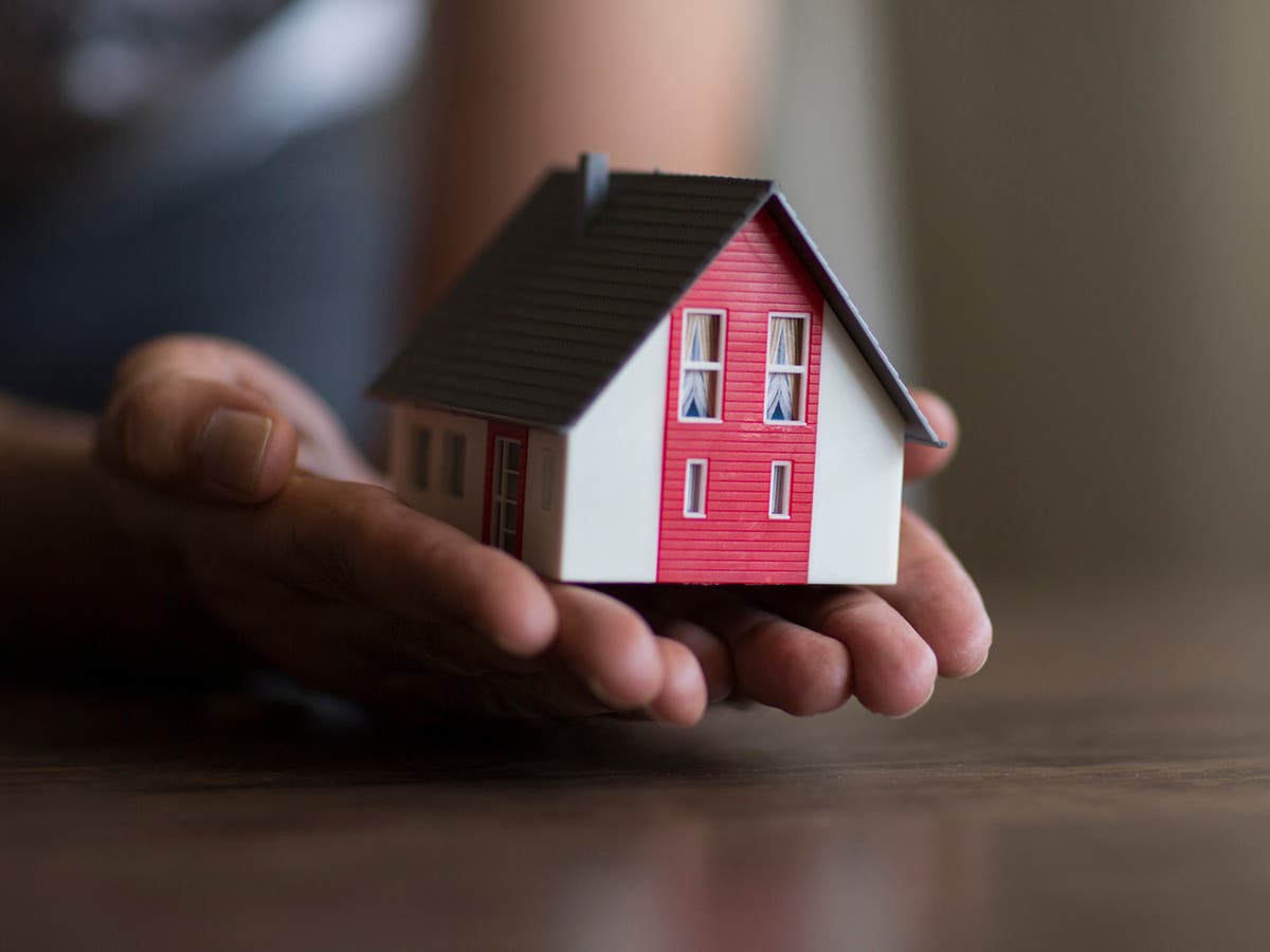 EMB 0001 Insurance customers could make savings by haggling and switching, says Which?
