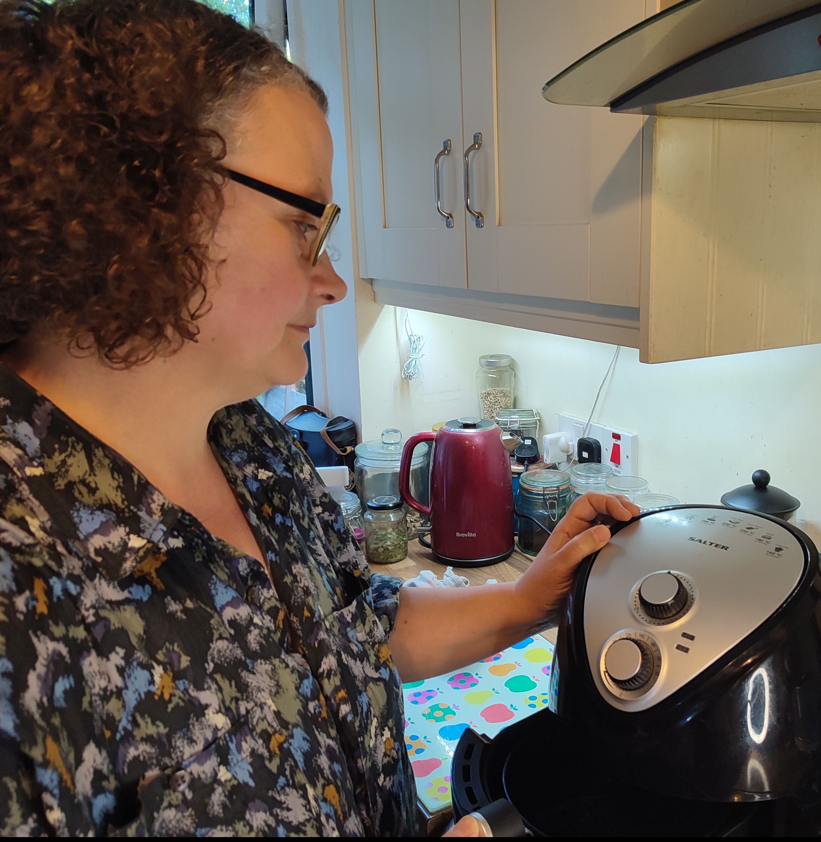 Tess says using the air fryer is much cheaper than the oven (Collect/PA Real Life)