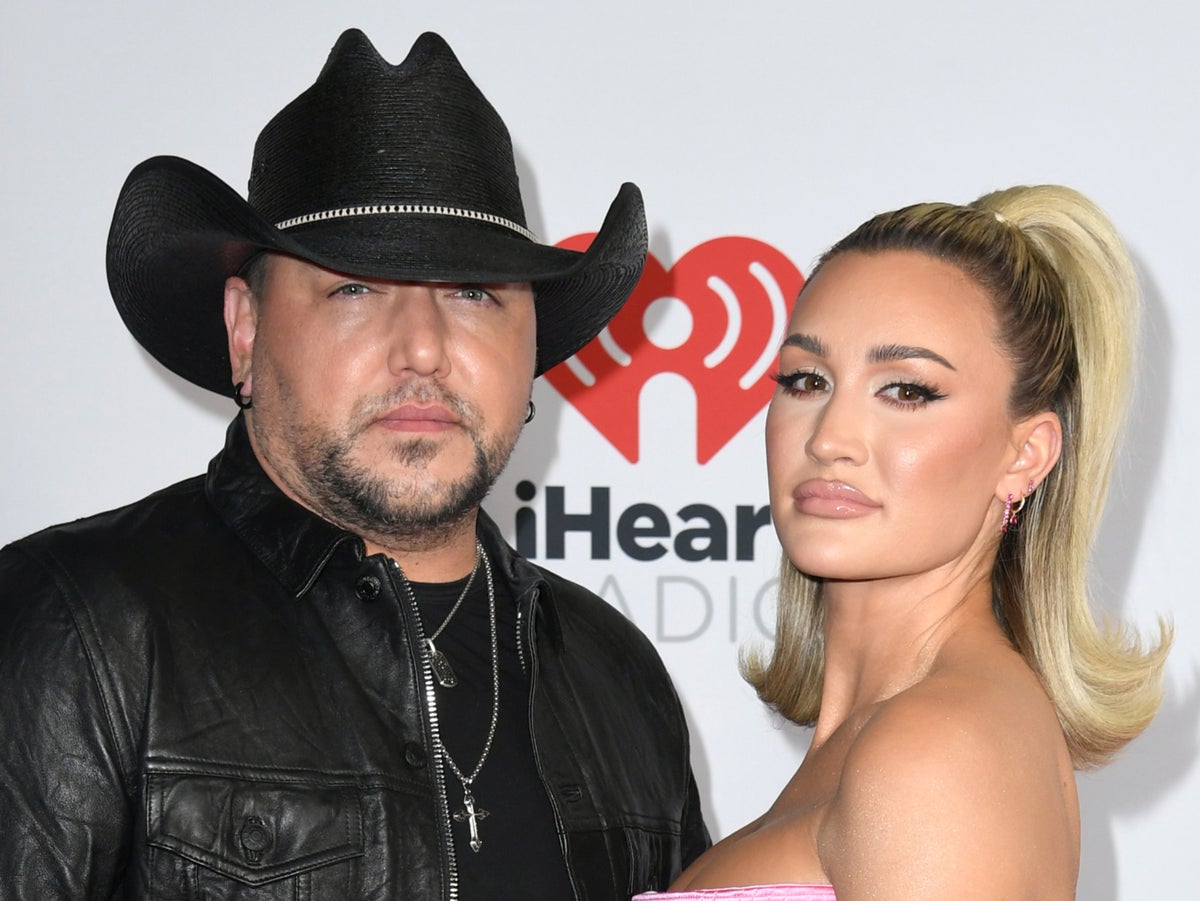 Jason Aldean's Wife Sparks Backlash After 'Gender' Caption