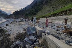 In Pakistan, fears of waterborne diseases as floods recede
