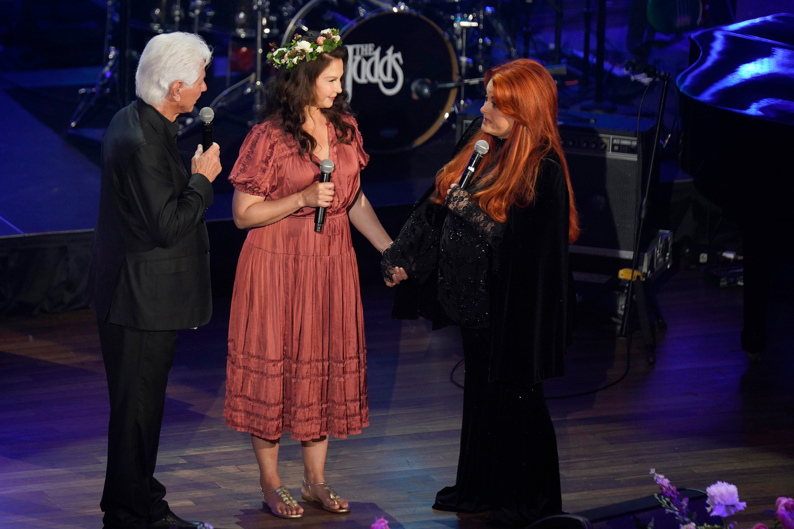 Ashley (centre) and sister Wynonna (right) at a celebration of mother Naomi Judd’s life
