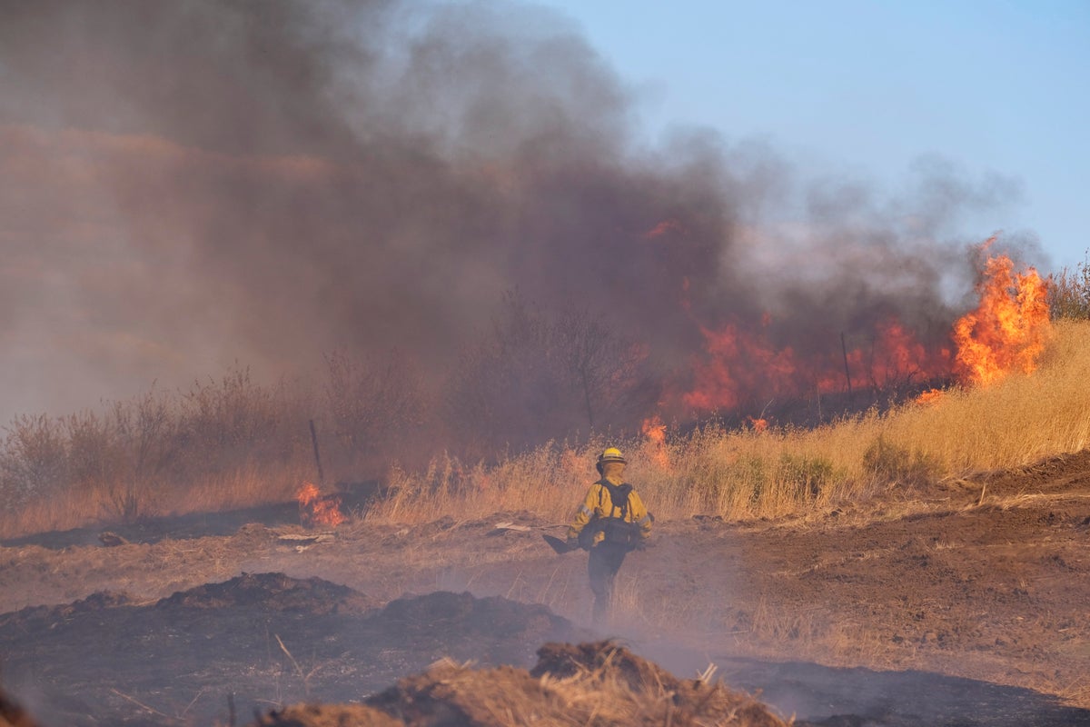 California wildfires prompt evacuations amid heat wave