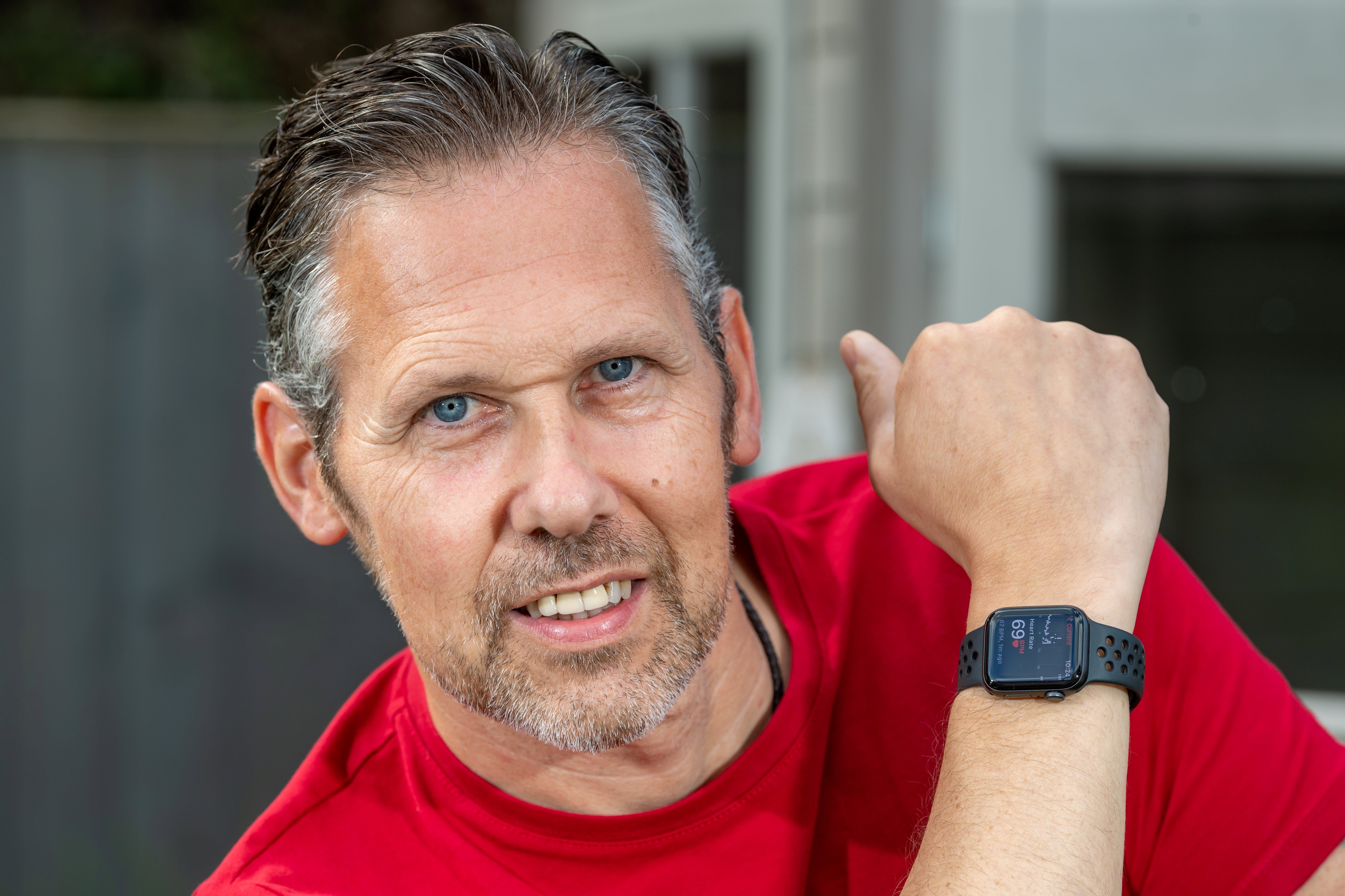 Man credits smartwatch with saving his life after heart stops