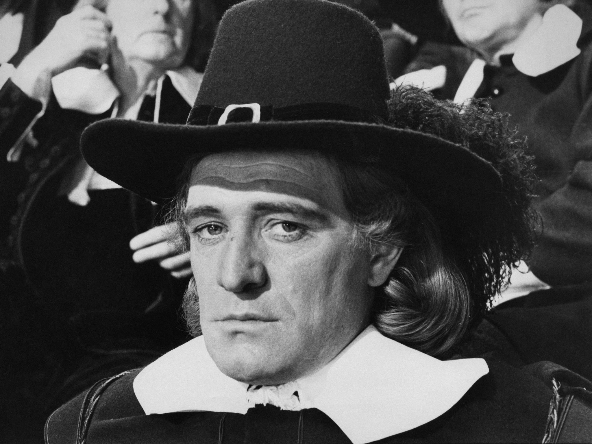 Richard Harris (1930-2002) in costume as Oliver Cromwell in the film ‘Cromwell’