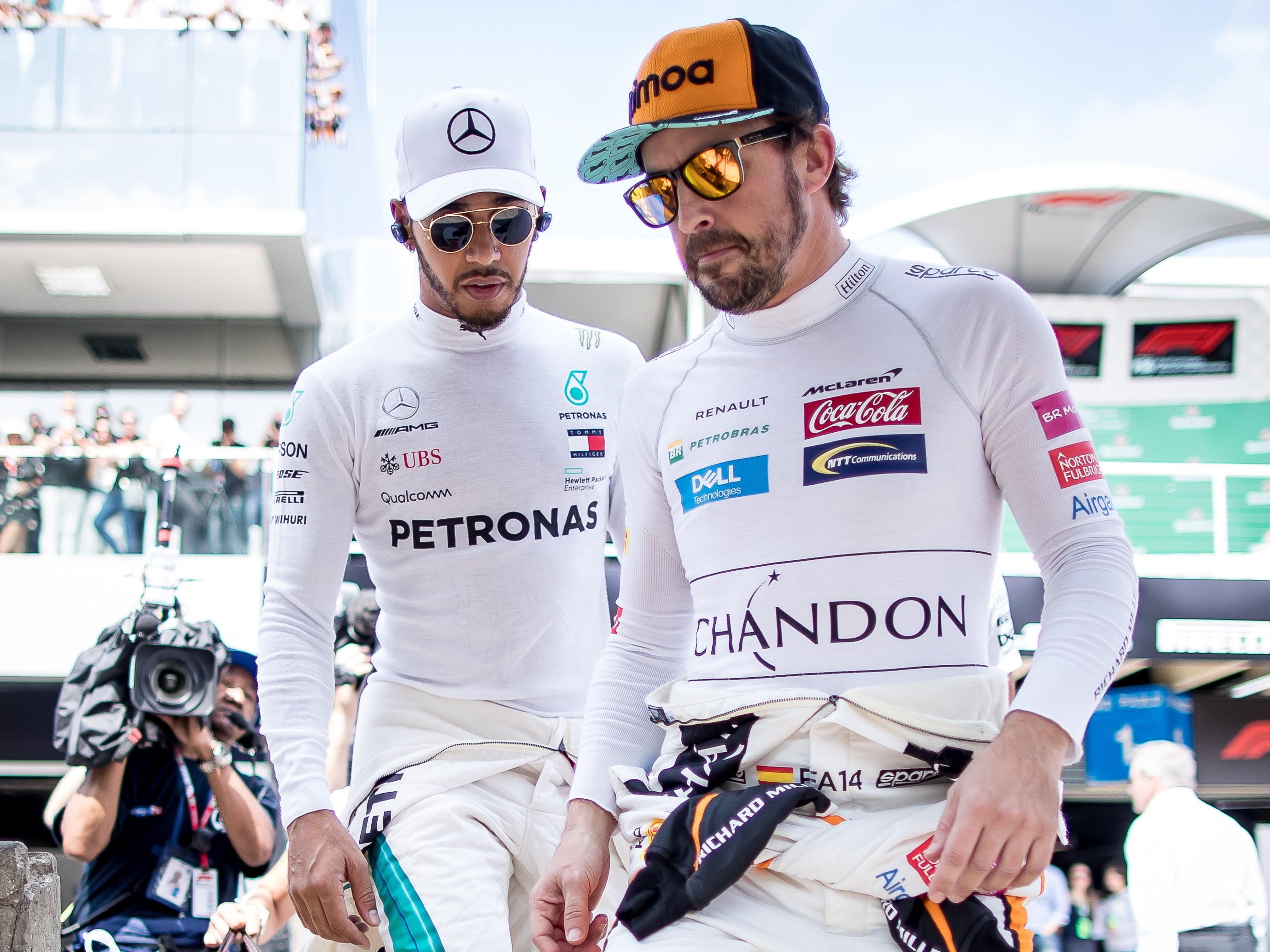 ‘I have huge respect for him’: Fernando Alonso attempts to defuse Lewis Hamilton spat
