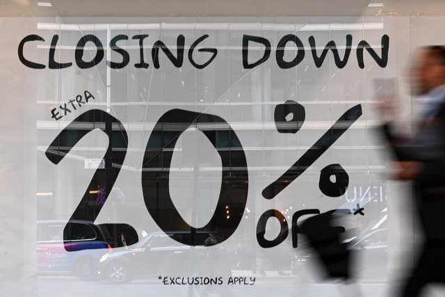 <p>A closing -down shop in London</p>