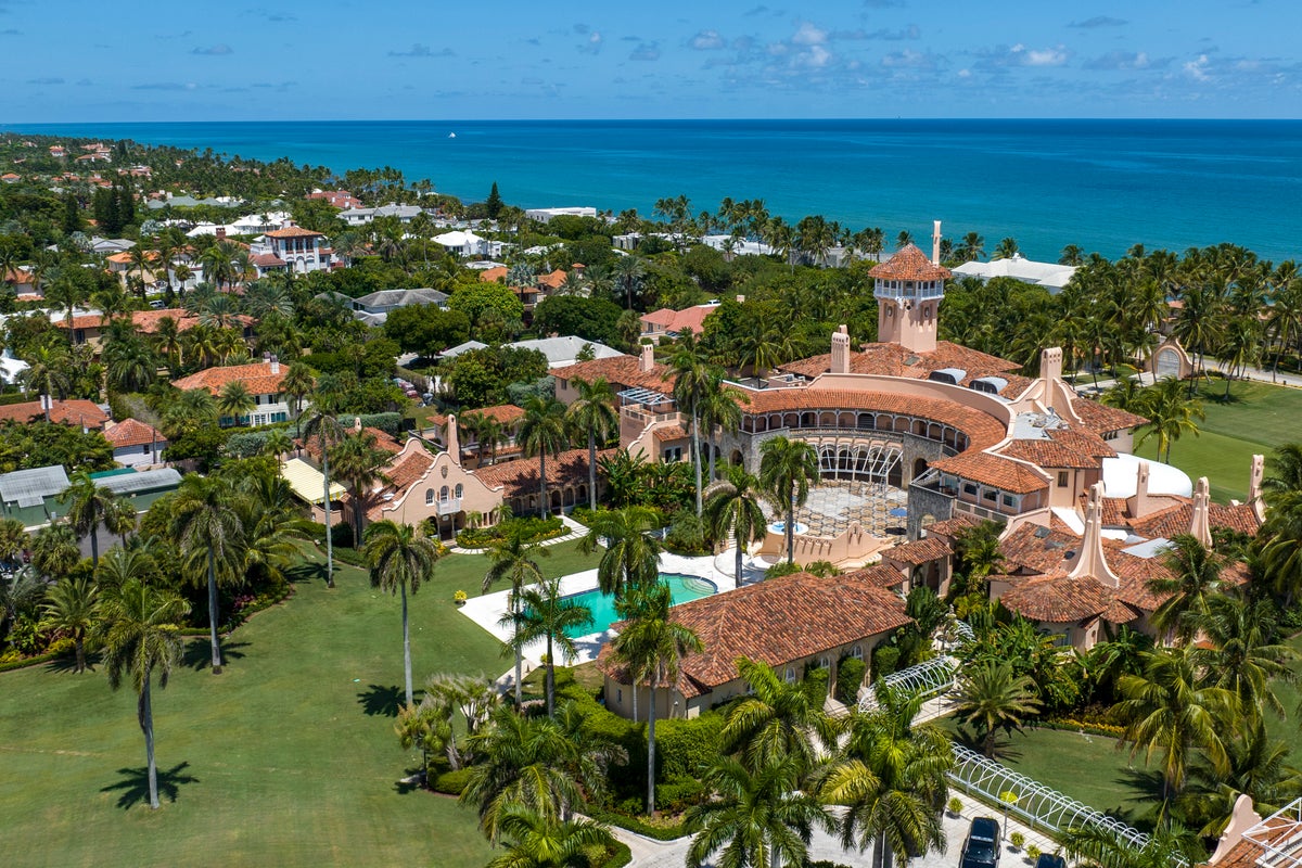 Empty folders among items found in FBI search of Trump home | The ...