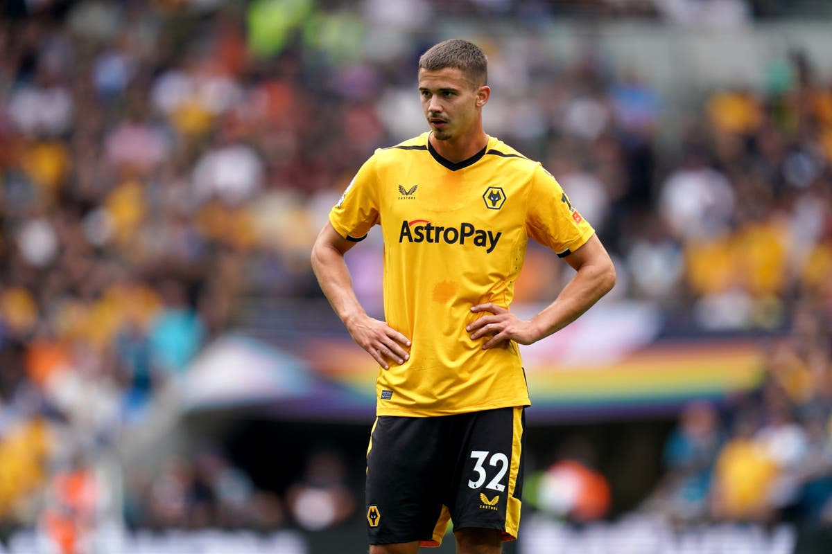 Bruno Lage didn’t want Leander Dendoncker to leave for Wolves for Aston Villa