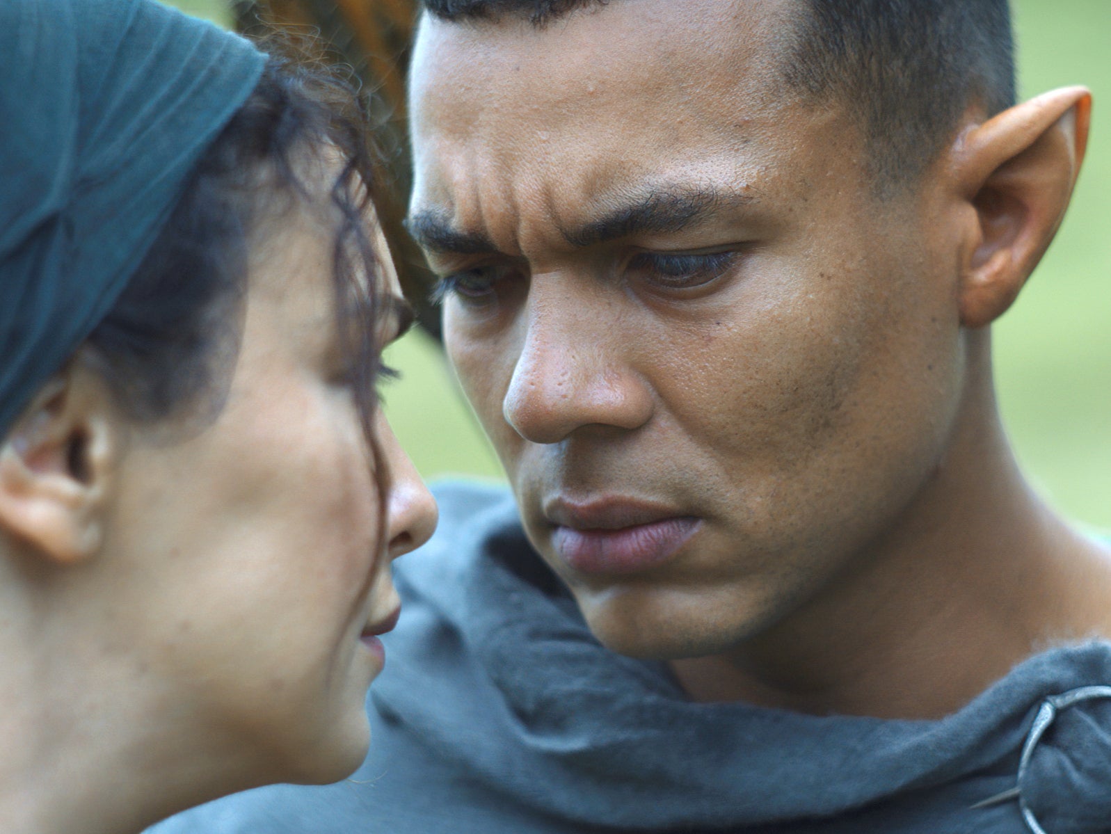 Nazanin Boniadi (Bronwyn) and Ismael Cruz Córdova (Arondir) in ‘The Lord of the Rings: The Rings of Power’