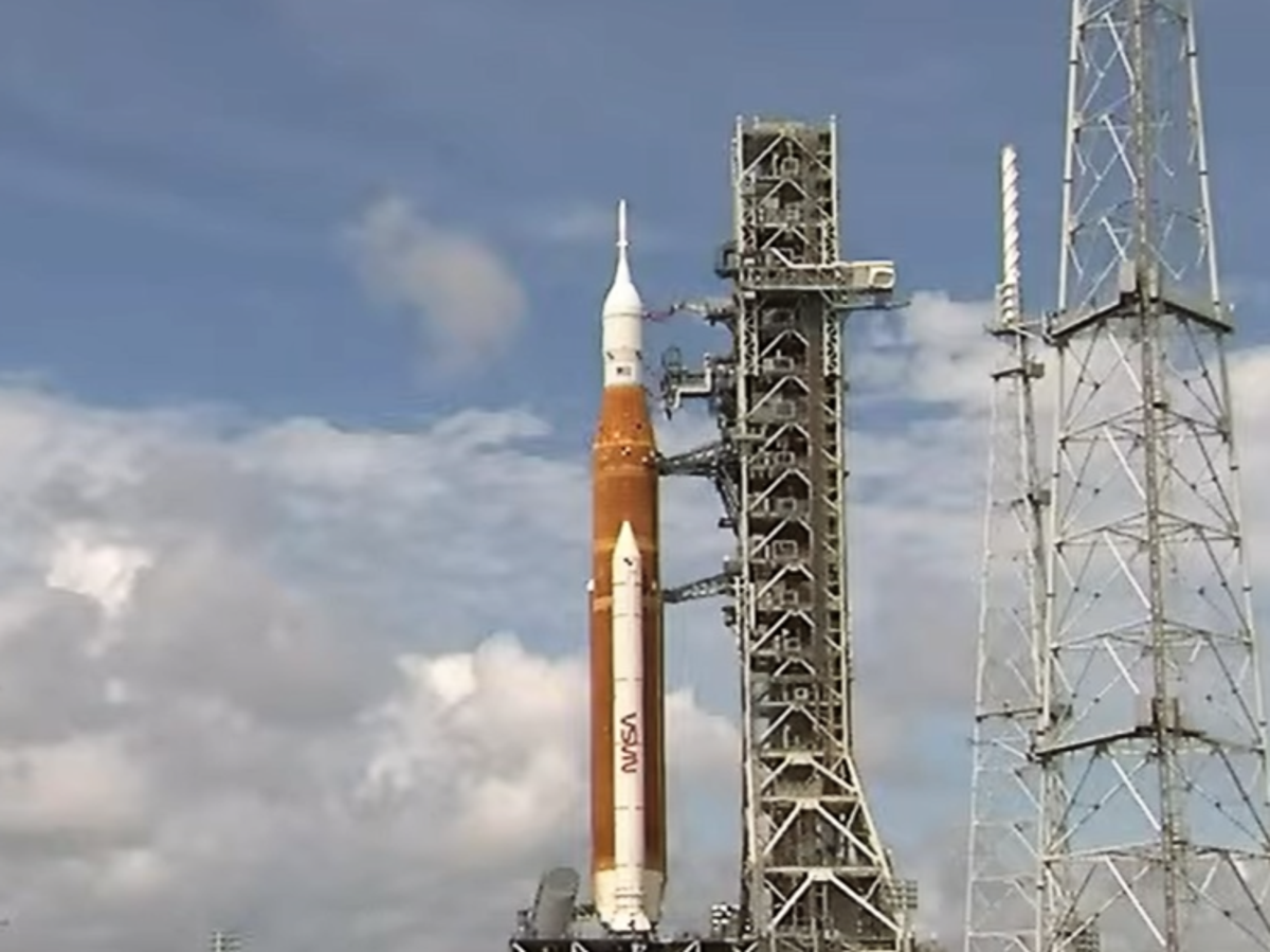 Artemis launch – live: Nasa scrubs second attempt after Moon rocket leak