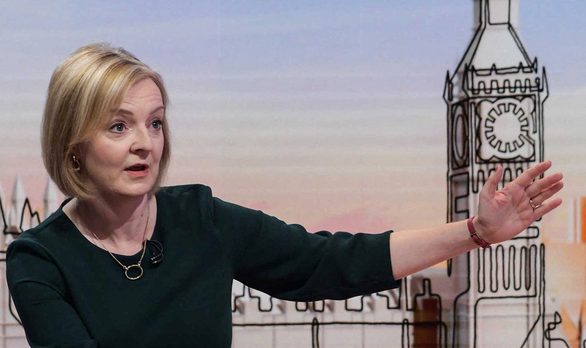 Liz Truss – live: Tax cuts benefiting wealthy ‘are fair’, leadership frontrunner says