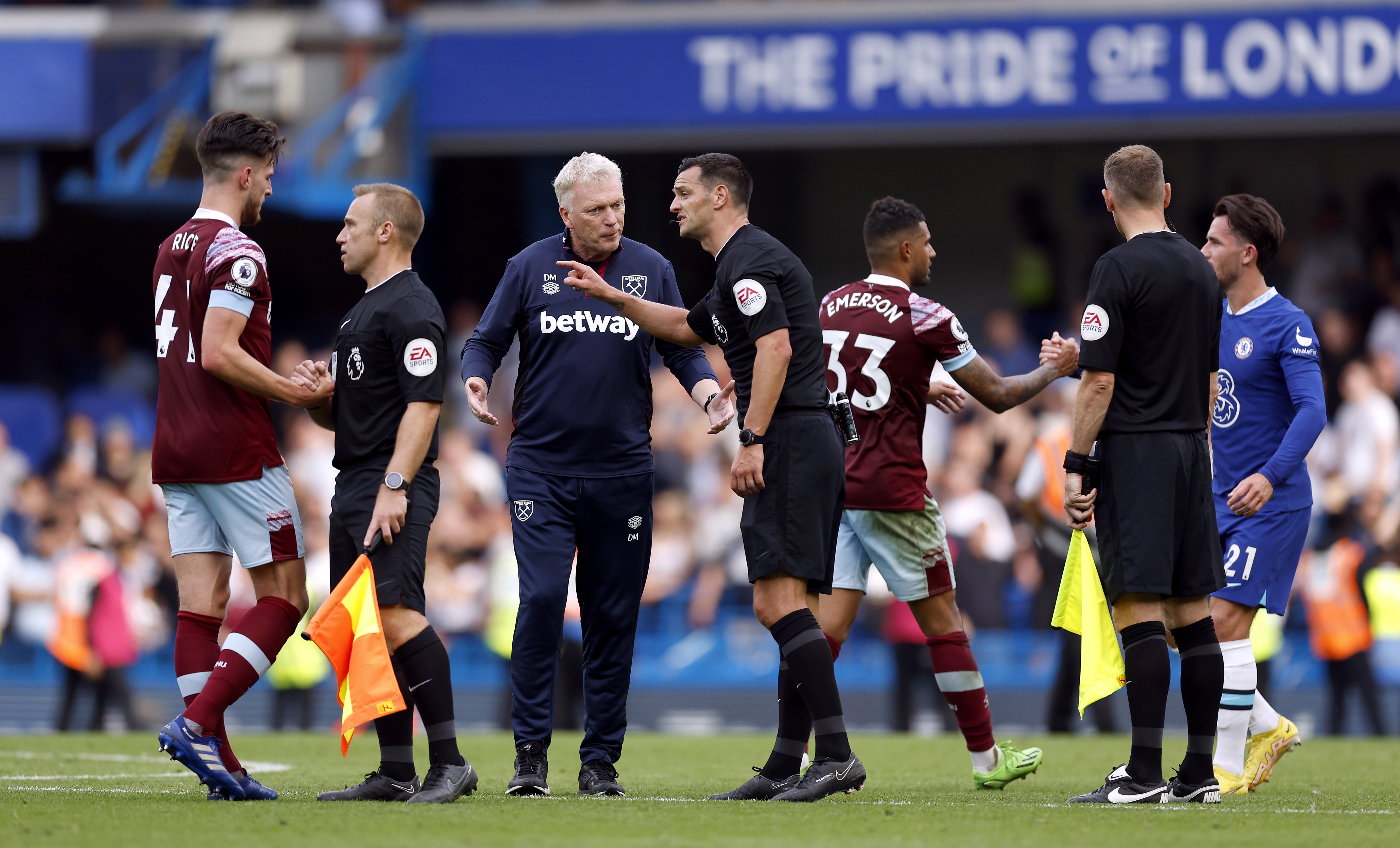 Referees being ‘hung out to dry’ by VAR in the Premier League | The ...