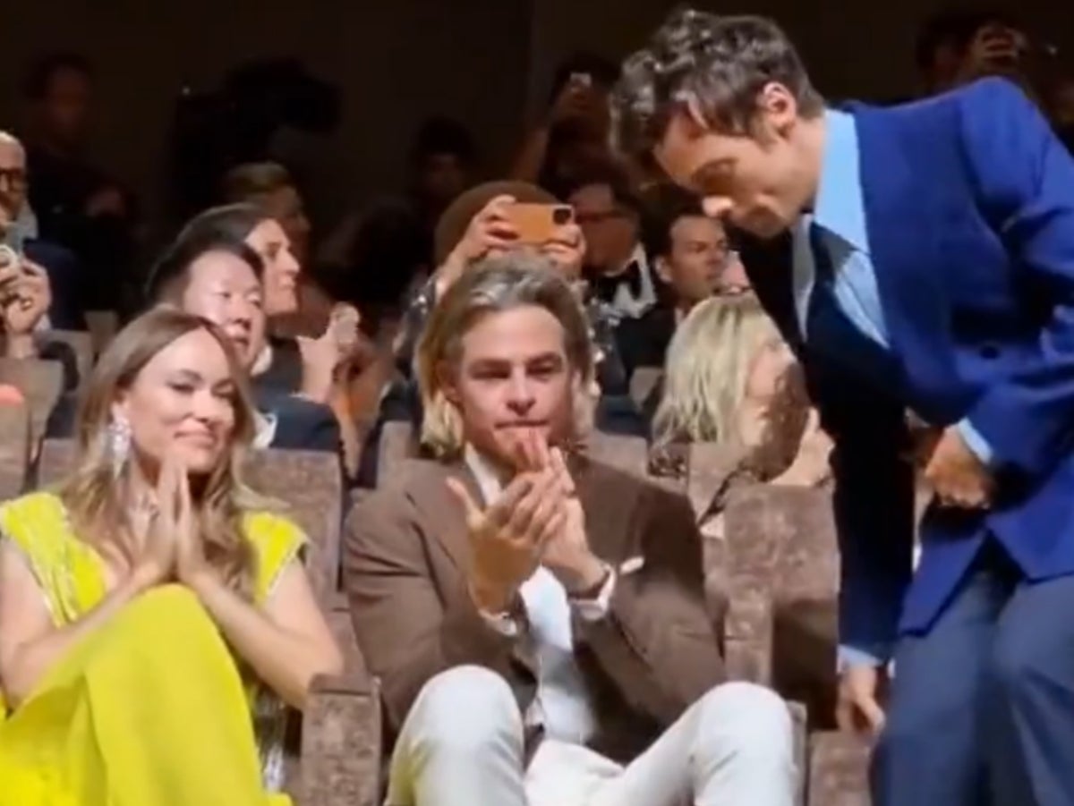 Chris Pine: Viral video sparks claims Harry Styles ‘spat’ on Don’t Worry Darling co-star at Venice premiere