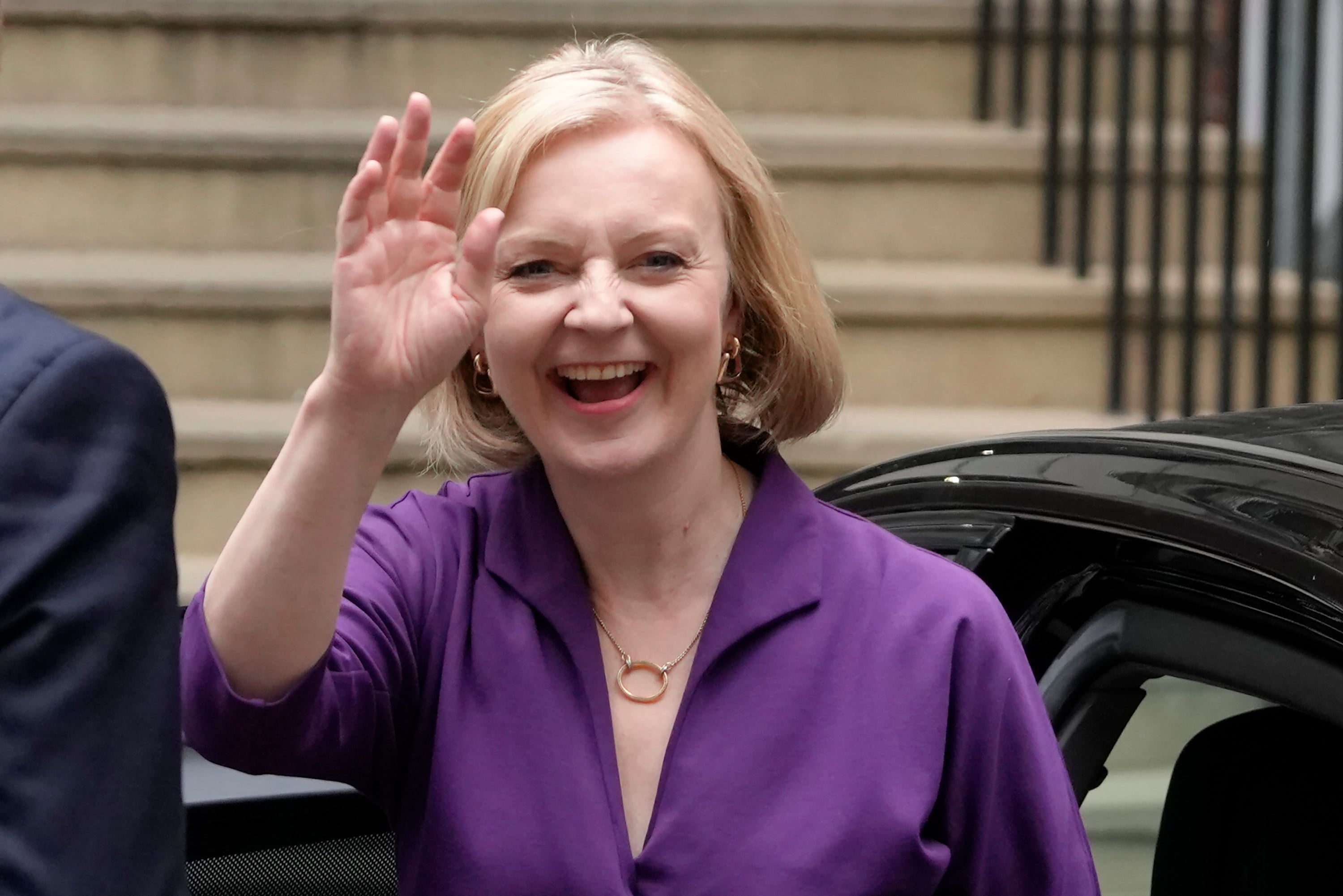 Timeline Of What’S Next For Liz Truss As Queen To Take Executive Power ...