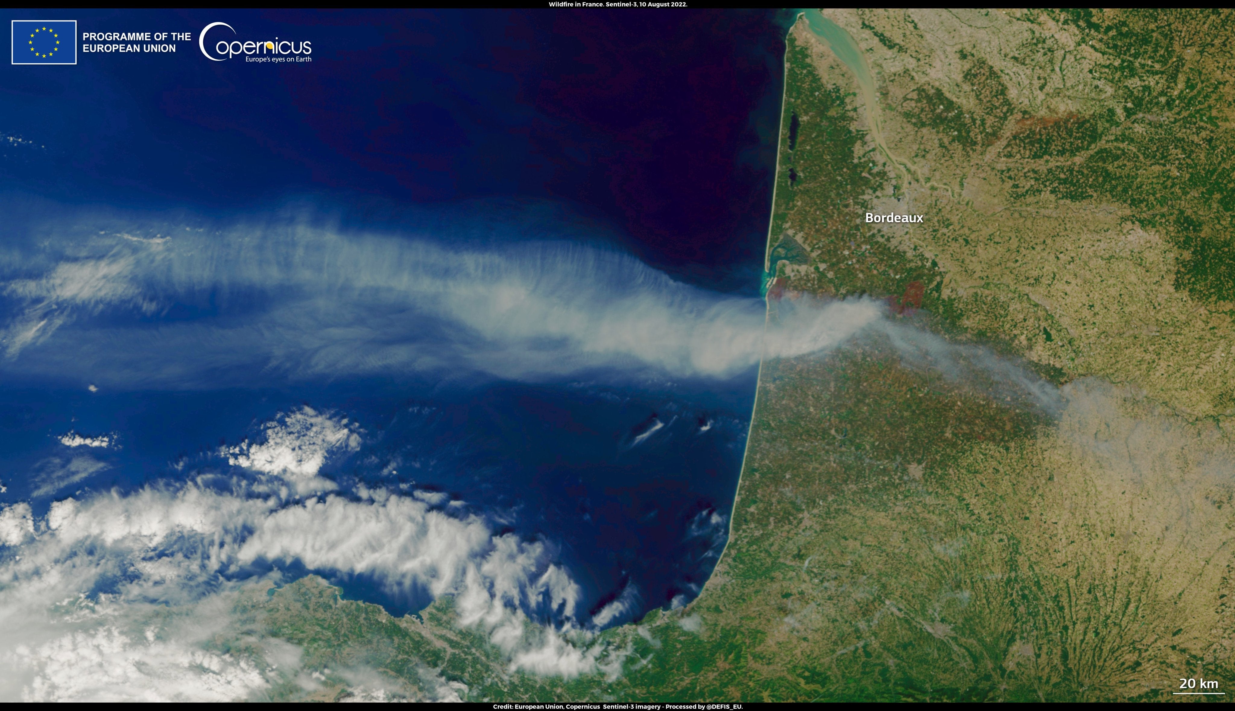 Smoke rising from a wildfire in southwestern France, near Bordeaux, on 10 August 2022