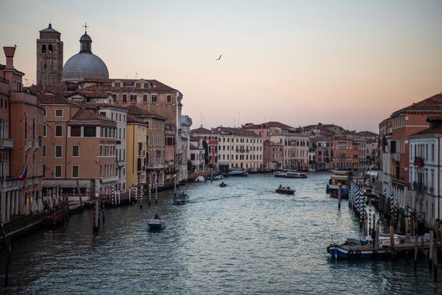 <p>Venice is an extremely popular tourist destination </p>