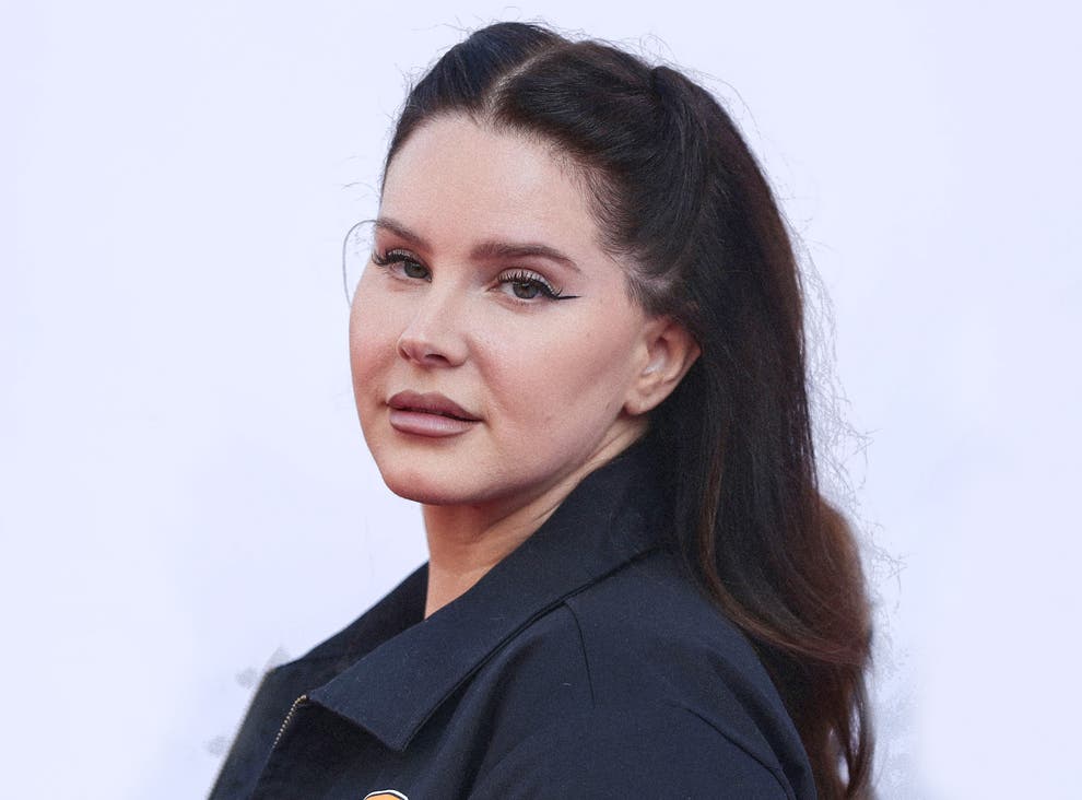 Lana Del Rey: Trolling over singer’s body proves that fashion hypocrisy ...
