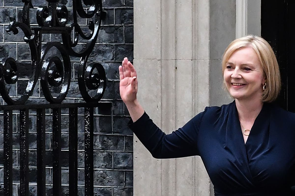 Liz Truss conducts clear-out of Sunak supporters as she builds 'cabinet of cronies'