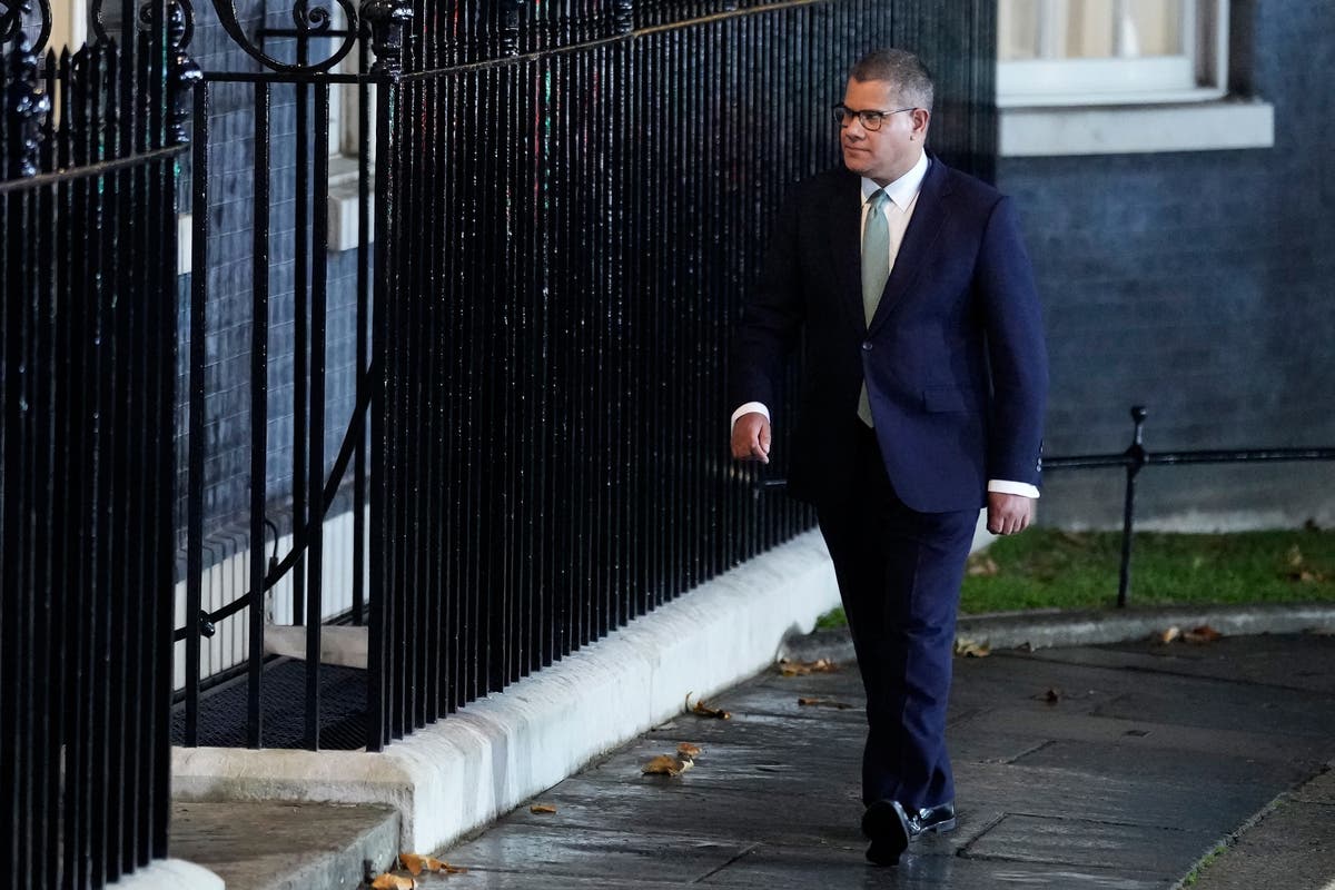 Cabinet minister calls for PM and King to attend crucial climate summit