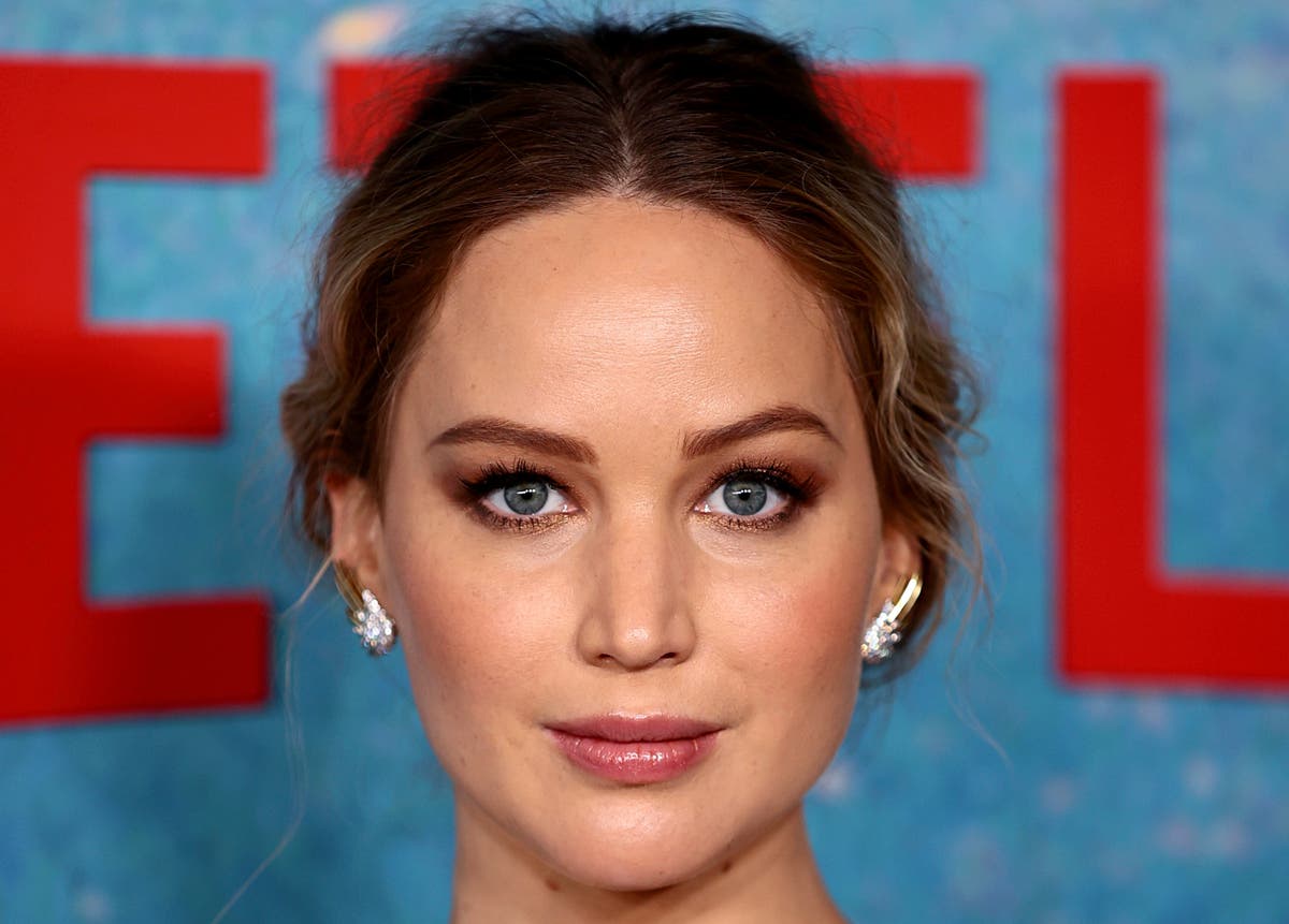 Jennifer Lawrence discusses how 2016 election results opened a ‘rift’ in her family Jennifer Lawrence discusses how 2016 election results opened a ‘rift’ in her family