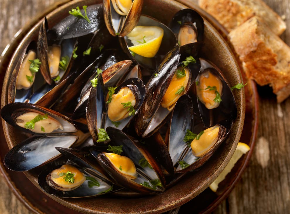 <p&gtThis is the simplest way to cook mussels and also the most satisfying </p>