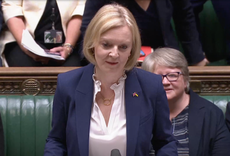 Liz Truss – live: Pound sinks to Thatcher-era low ahead of PM’s new energy plan