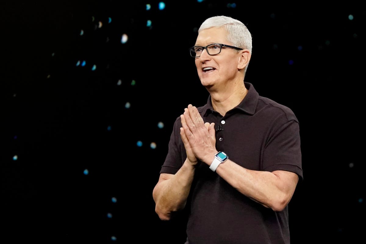 Apple chief Tim Cook takes over 40 pay cut, slashing salary by 35m