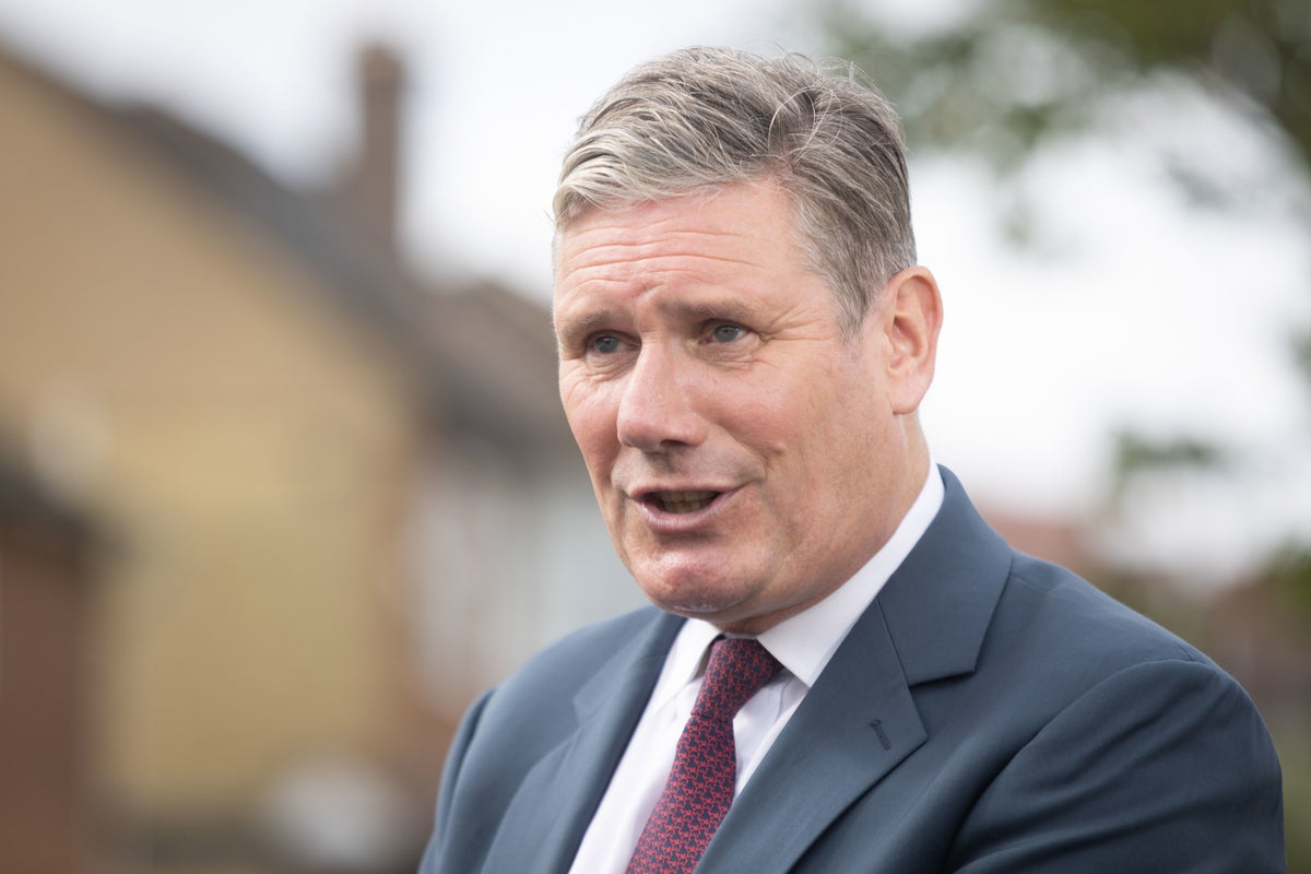 Keir Starmer tells protesters not to 'ruin' mourners' moment with Queen