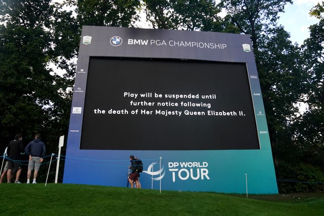 A screen displays a message that play in the BMW PGA Championship has been suspended following the death of Queen Elizabeth II (Adam Davy/PA)