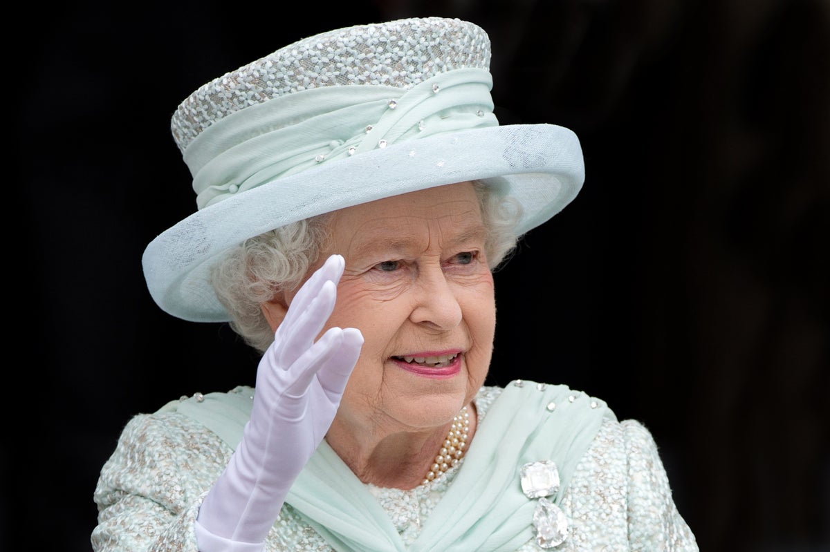 Are schools closing following the death of Queen Elizabeth II?