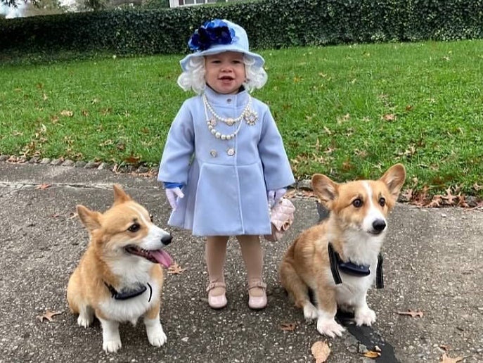 Kentucky toddler Jalayne Sutherland channels Queen Elizabeth II