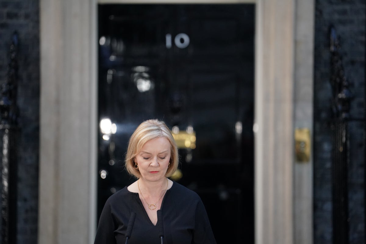 The period of mourning plunges Liz Truss into disarray