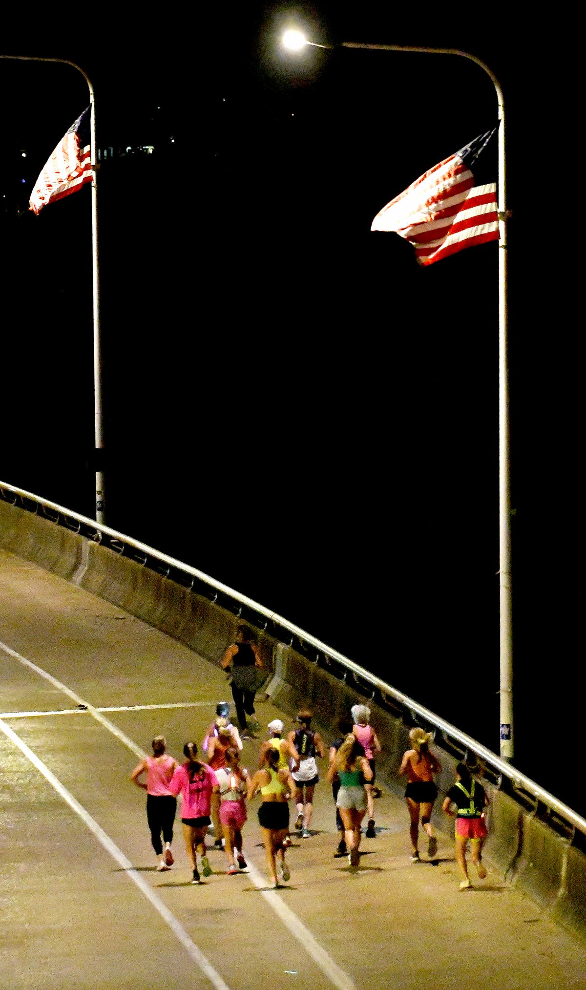 Reporters Run Thousands of runners rally around US to 'Finish Eliza's Run' | The ...