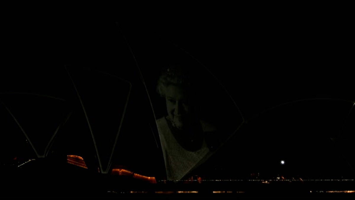 Queen Elizabeth II’s image projected onto Sydney Opera House as tribute