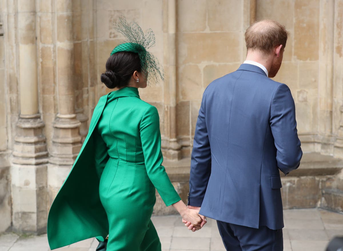 King&rsquo;s nod to Harry and Meghan wins approval from mourners