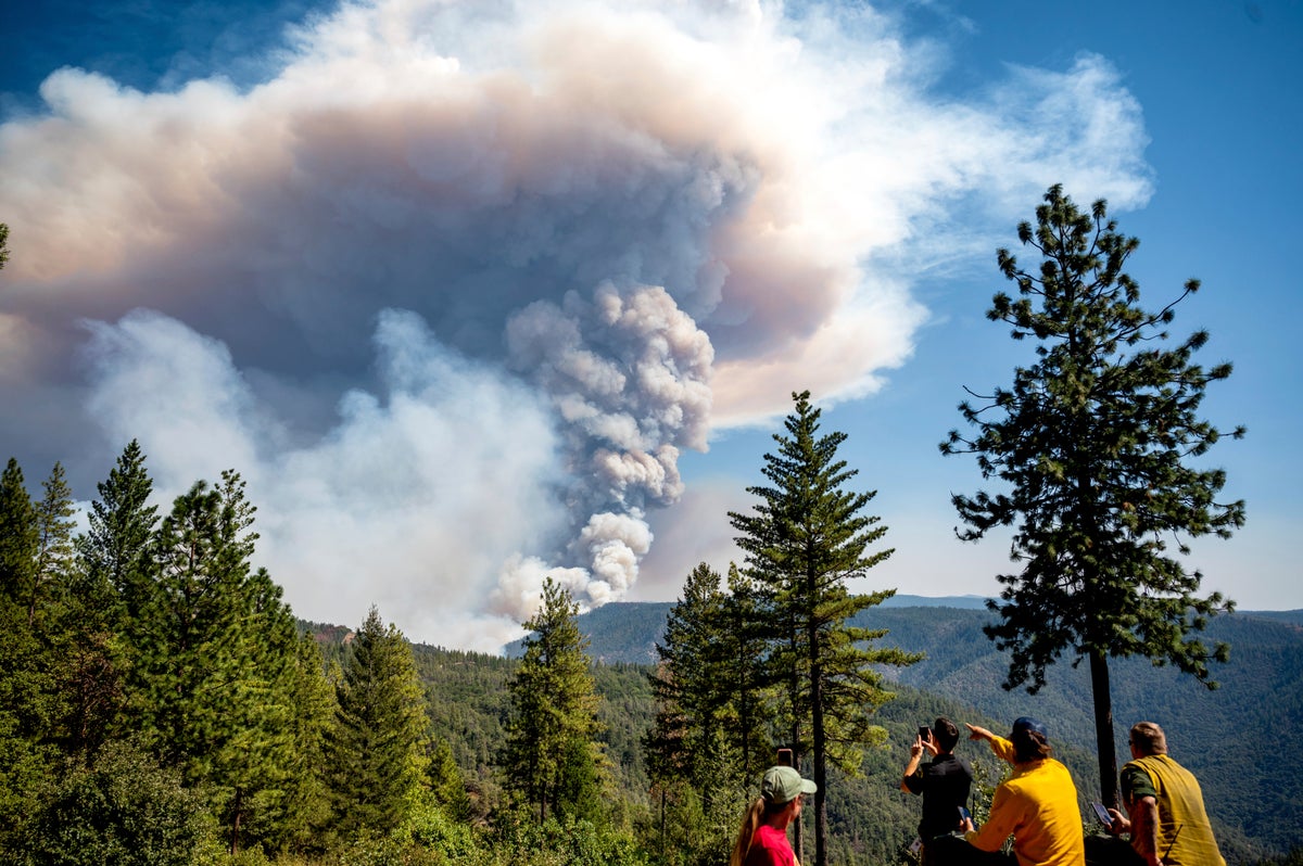 California wildfire has launched a ‘volcanic eruption’-sized smoke cloud