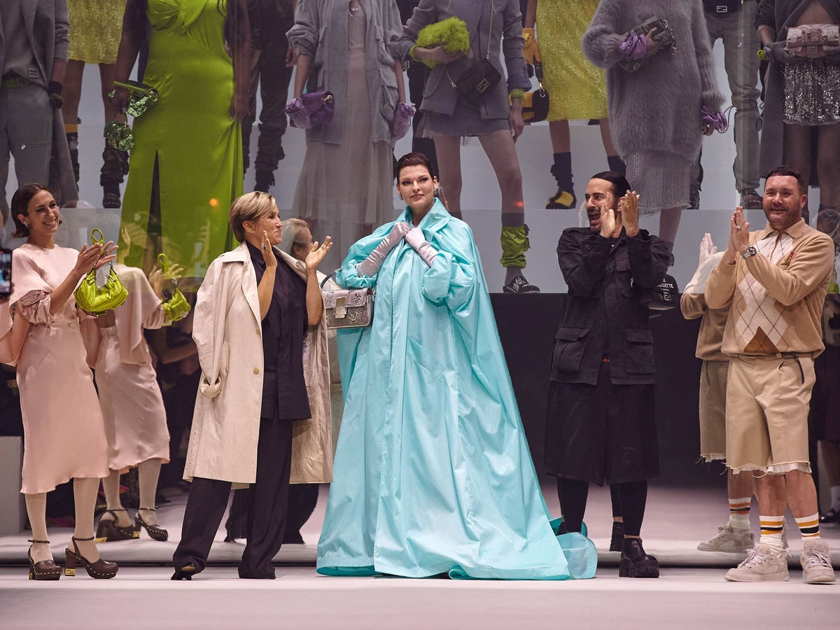 Linda Evangelista returns to runway to close Fendi show at New York Fashion Week