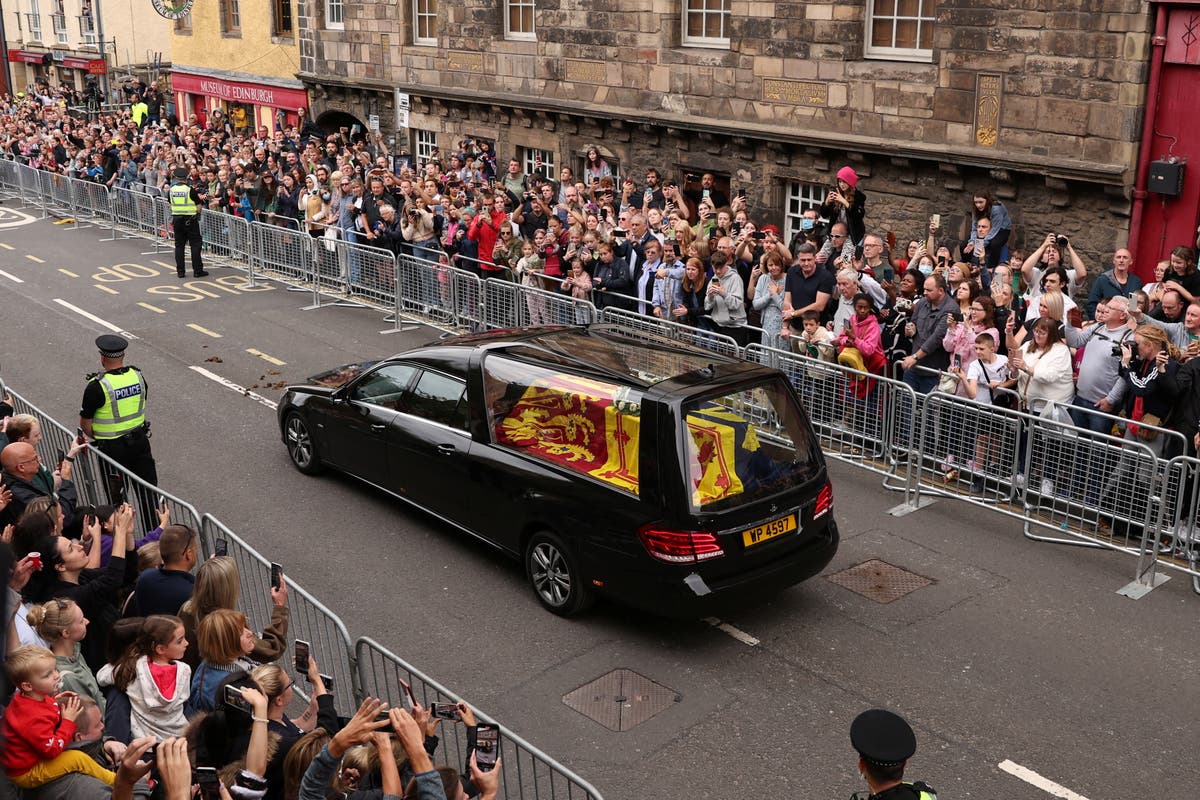queen's coffin journey to edinburgh