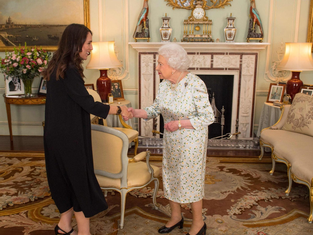 Kraliçe II. Elizabeth: Jacinda Ardern: Yeni Zelanda ben başbakan olduğum sürece cumhuriyet olmayacak